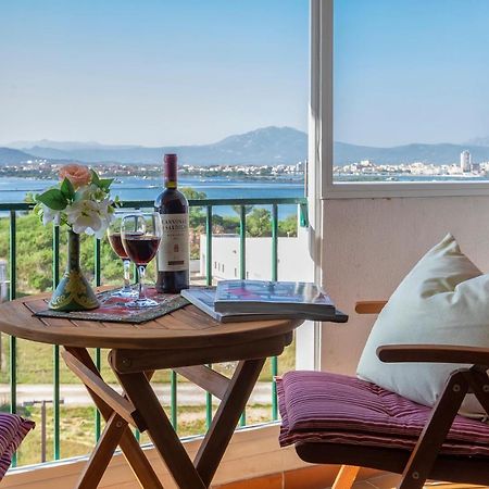 Top Floor Gulf View Apartment أولبيا المظهر الخارجي الصورة