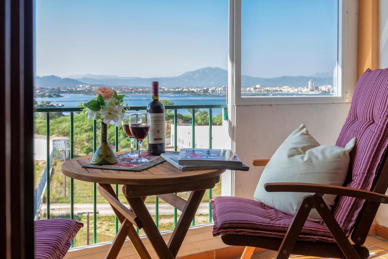 Top Floor Gulf View Apartment أولبيا المظهر الخارجي الصورة